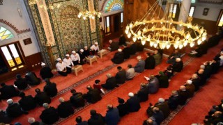 Depremde hayatını kaybedenler için Kuran okundu