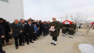 Depremde kaldığı otelin yıkılması sonucu vefat eden Aksaraylı asker toprağa verildi
