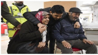 Depremden 261 saat sonraki kurtuluş Kuşadası Belediyesini sevince boğdu