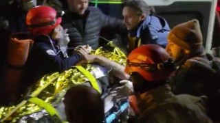 Depremin 112. saatinde enkaz altından kurtuluş