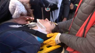 Depremin 83. saatinde enkazın altından sağ çıkarıldı: Size kahve yapacağım