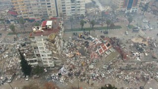 Depremin acı bilançosunu havadan çekilen görüntüler gözler önüne serdi