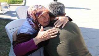 Depremin simge görüntüsü olmuştu: Ağlatan buluşma