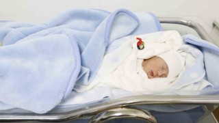 Depremzede annenin bebeği Kocaelide doğdu