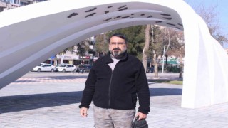 Depremzede baba yüreklere umut olmak için yollara düştü