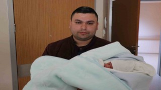 Depremzede çiftin ilk çocuğu Ereğlide dünyaya geldi