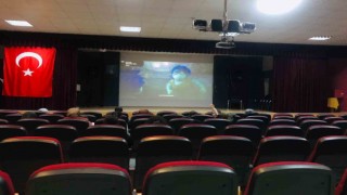 Depremzede çocuklar için film etkinliği düzenlendi