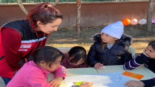 Depremzede çocuklara Muğladan giden ekipler psikososyal destek sağlıyor