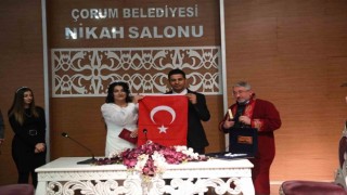 Depremzede genç kız Çorumda evlendi
