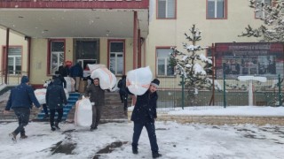 Depremzedeler için herkes yardıma koştu