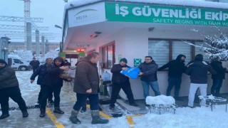 Depremzedeler için işçiler tek yürek oldu