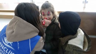 Depremzedeler sosyal ve kültürel etkinliklerle moral buluyor