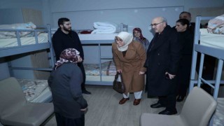 Depremzedelerin İzmirdeki yurtlara yerleştirilmesi sürüyor