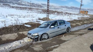 Direksiyon hakimiyetini kaybedip yoldan çıktı: 4ü çocuk 7 kişi yaralandı