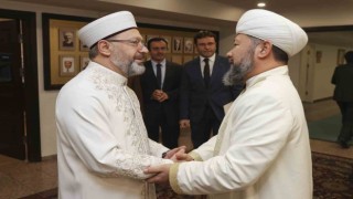 Diyanet İşleri Başkanı Erbaş: Birlik, beraberlik ve seferberlik halinde yaralarımızı sarmaya çalışıyoruz