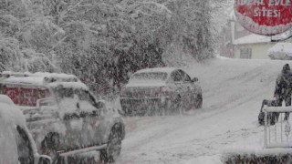 Doğu Karadenizde kar nedeniyle bin 210 köy ve mahalle yolu kapandı