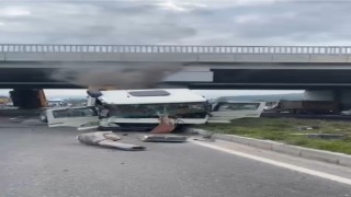 Dorse köprüye çarptı; 2 yaralı