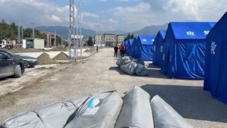 Dörtyolda afetzedeler için çadır kent kuruluyor