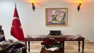 Dünyaca ünlü Ressam Tölepbay, tablosunu depremzedeler için sattı