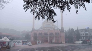 Düzcede sis günlük yaşamı olumsuz etkiliyor