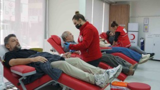 Edirnede Kan Bağış Merkezi hafta sonu 11.00-18.00 saatleri arasında açık olacak