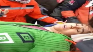 Ekiplere seslenen anne ve kızı enkazdan çıkarıldı