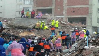 Elazığ Valisi Toraman, “2 vatandaşımızın enkaz altından çıkarılması için çalışmalar devam etmektedir”