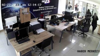 Elazığda deprem anı bir televizyonun güvenlik kamerasına yansıdı
