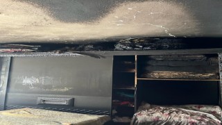 Elektrik kontağından çıkan yangında ev kullanılamaz hale geldi