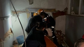 Enkaz altında canla başla çalışan ekiplerden yüreklere su serpen haberler gelmeye devam ediyor