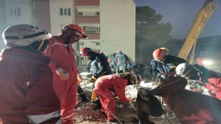 Enkazın ‘kurtarıcı kadınları