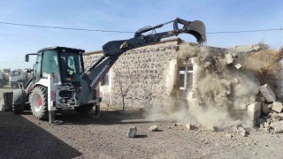Ereğli Belediyesi depremde hasar gören evi yıkıp yenisini yapacak