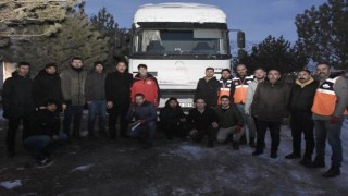 Erzincanlı Şavaklı gençlerden depremzedelere 517 bin TL destek