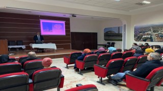 Erzincanlı umrecilere eğitim semineri