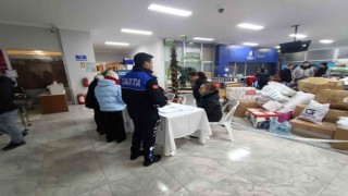 Esenyurtta vatandaşlar depremzedeler için seferber oldu