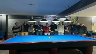 Eskişehirde “Tek Yürek Türkiye 3 Bant Bilardo Kupası” düzenlendi