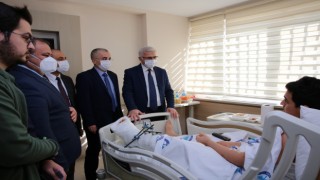 ESOGÜ yönetiminden deprem bölgesinden sevk edilen yaralılara ziyaret