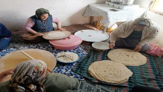 Ev hanımlarından depremzedelere imece usulü yardım eli