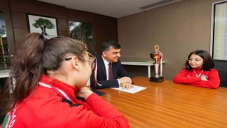 Fadıloğlu, milli sporcuları ağırladı