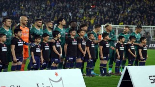 Fenerbahçe - Konyaspor maçına depremzede çocuklar misafir oldu