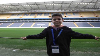 Fenerbahçe, depremzede Kuzey Koşar ve ailesini Ülker Stadında ağırladı
