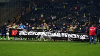 Fenerbahçeden maç sonu anlamlı pankart