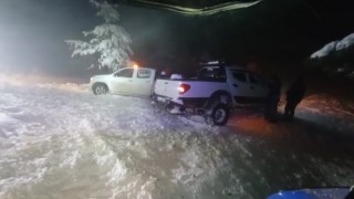 Fırtınada mahsur kalan 16 vatandaş ekiplerce kurtarıldı