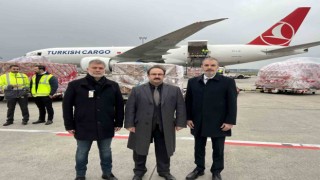 Frankfurttan Türkiyeye 200 ton acil yardım malzemesi gönderildi