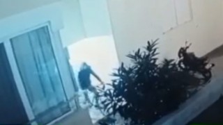 Gazipaşada apartmana giren hırsızlar bisiklet çaldı