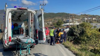 Gazipaşada motosikletle otomobilin çarpıştığı kazada araçlar alev aldı: 1 yaralı