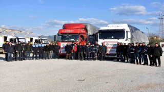 Germencik Belediyesi 2 yardım tırını daha yola çıkardı