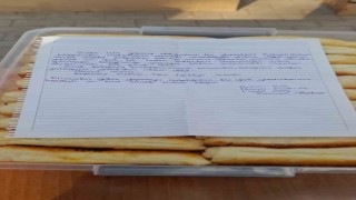 Gıda yardım paketinden çıkan not duygulandırdı