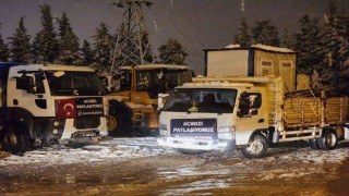 Gölcükten deprem bölgesine 15 tır dolusu yardım