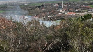 Gönen Yeniakçapınar köyünde orman yangını meydana geldi